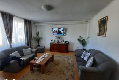 Casă cu 5 camere cu Teren 675 Mp în Burdea - 9