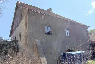 Casa istorica de vanzare-Oravi?a zona ultracentrala - 2