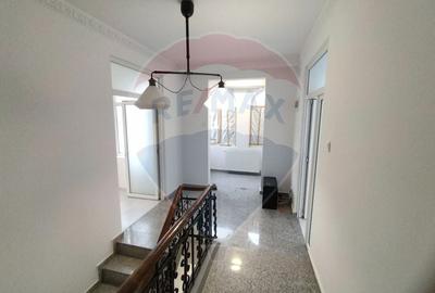 Casă cu 7 camere cu Teren 212 Mp în Eminescu - 12