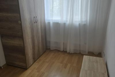 Năvodari -Liceul Lazăr Erdeleanu -3 camere-centrală gaze- termen lung -400 euro - 14
