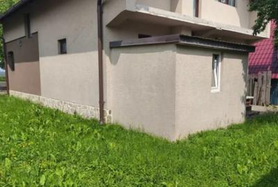 Casă cu 4 camere cu Teren 2600 Mp în Horodnic - 2