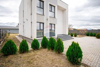 Casă individuală cu 4 camere cu Canalizare în Stupini - 2