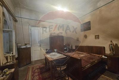 Casă cu 4 camere cu Teren 346 Mp în Central - 6