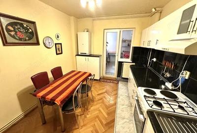 Apartament cu 3 camere decomandat în Cetate - 4
