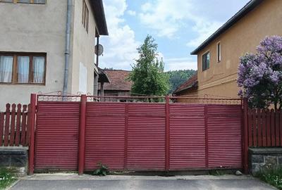 Casă cu Teren 1800 Mp în Central - 7