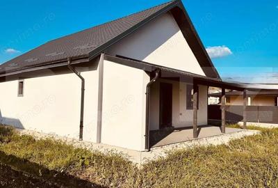 Casa plan parter de vanzare, cu 4 camere, 110 mp utili, zona Letcani - 2