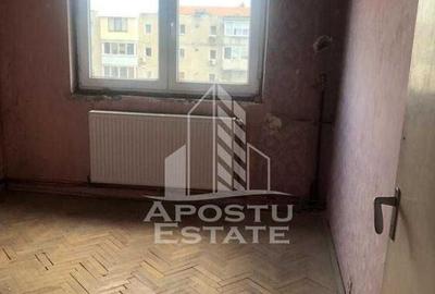 Apartament cu 3 camere, semidecomandat, centrala proprie,... - 1