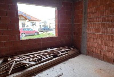 Casă cu 4 camere cu Teren 400 Mp în Central - 11