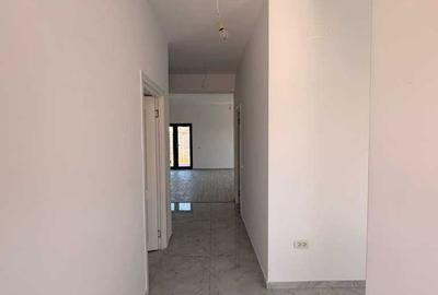 Casă cu 4 camere în Central - 2