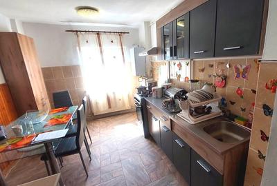 Apartament cu 4 camere decomandat, mobilat în Cetate - 3