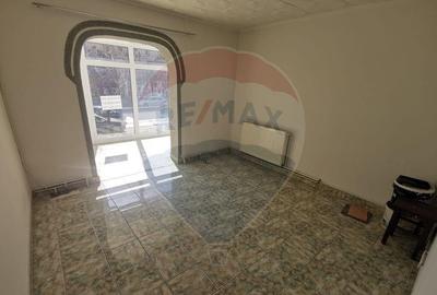 Spa?iu comercial de 70mp de inchiriat - 2