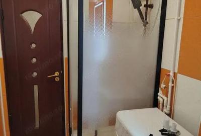 Eroii Revolutiei, doua minute metrou - 14