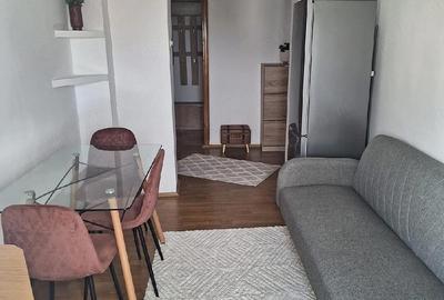 Apartament cu 2 camere decomandat în Rovine - 2