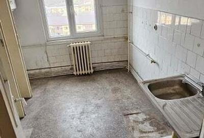 Apartament cu 3 camere semidecomandat în Govândari - 2