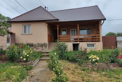 Casă individuală cu 3 camere în Augustin