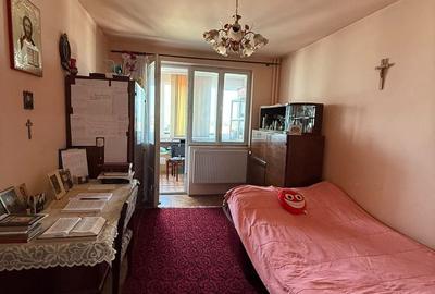 Apartament cu 3 camere decomandat în Girocului - 9