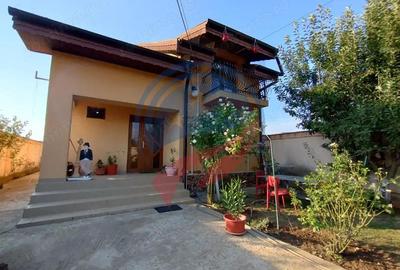 Casa de vanzare in Carcea