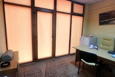 Spatiu comercial de vanzare/inchiriere - 2 camere, 33 mp, parter, zona Port - 4