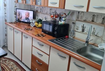 Apartament cu 3 camere decomandat în Hipodrom - 2