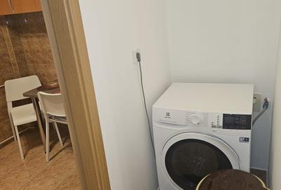 Garsonieră decomandată, mobilată în 1 Mai - 2