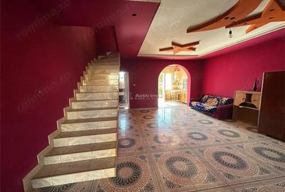 Casă cu 4 camere cu Teren 390 Mp în Central - 12