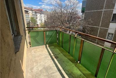 Apartament cu 3 camere decomandat în Decebal - 4