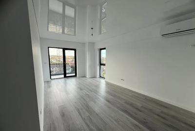 Apartament cu 7 camere decomandat în Nicolina - 15