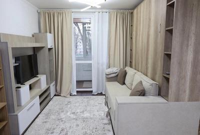 Garsonieră decomandată în Eroii Revoluției - 1