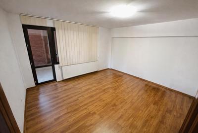 Casă cu 7 camere cu Teren 197 Mp în Antiaeriană