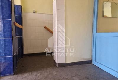 Casa familiala cu spatiu comercial si garaj P+1E+M 720 Mp - 32