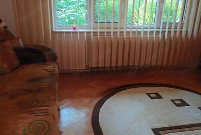 Apartament cu 3 camere decomandat la cateva minute de Casa de pensii. - 3