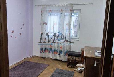 Apartament cu 4 camere decomandat în Aronești - 1