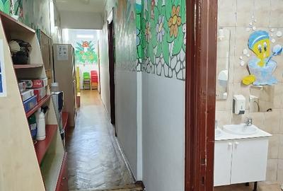 Casă individuală cu 10 camere cu Teren 325 Mp în Moșilor - 12