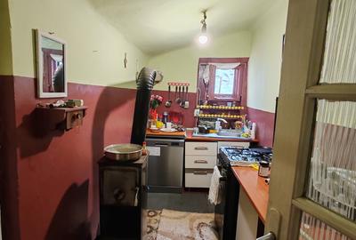 Teren 597 mp intravilan, dublă deschidere, casă demolabilă, utilități - 4