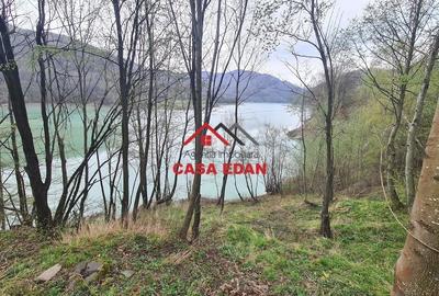Teren de 1000 mp, în Teșila