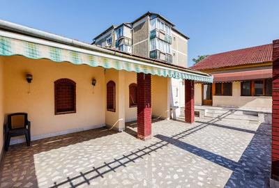 Casă cu etaj de vânzare zona Lipovei - locuință sau spațiu pentru afaceri - 27