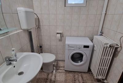 Apartament cu 3 camere decomandat în Cotroceni
