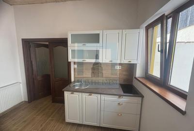 Casă individuală cu 2 camere cu Canalizare în Schei - 9