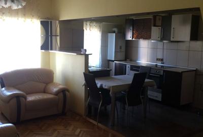 Apartament cu 3 camere decomandat în Ultracentral