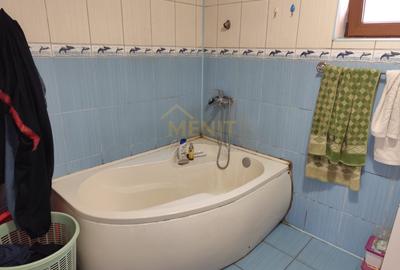 Casă individuală cu 6 camere cu Teren 2756 Mp în Băicoi - 11