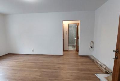 Bd. Chisinau , statia Pictor Harlescu, bloc stradal, reabilitat - 3