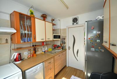 Apartament cu 3 camere semidecomandat, mobilat în Titan - 9