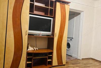 Apartament cu 3 camere semidecomandat în Central - 1