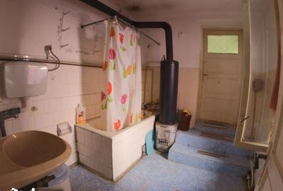 Casă cu 4 camere cu Teren 700 Mp în Central - 9