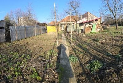 Casa de vanzare cu gradina ?i curte , un total de 486 mp - 2