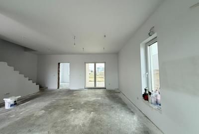 Duplex cu 4 camere cu Canalizare în Moșnița Nouă - 3