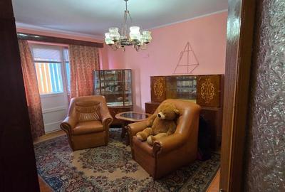 Apartament cu 3 camere decomandat, mobilat în Viziru 3 - 2