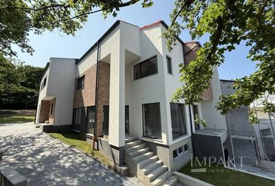 Case cuplate la liziera padurii , ideale pentru 2 familii ! - 3