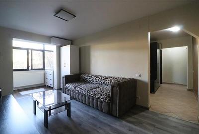Apartament cu 3 camere semidecomandat, mobilat în Alexandru cel Bun - 1