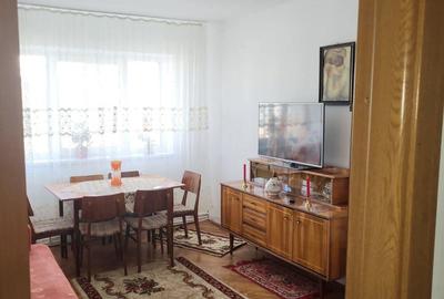 Apartament cu 3 camere decomandat în Marginea - 3